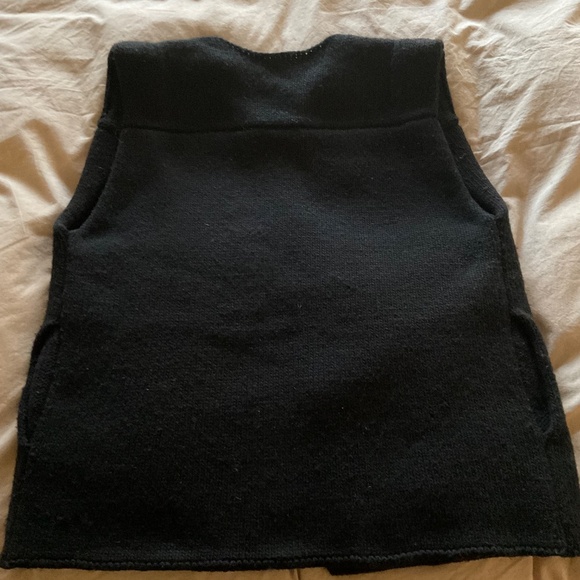 Babaa Black Sleeveless Sweater Vest - Picture 3 of 6